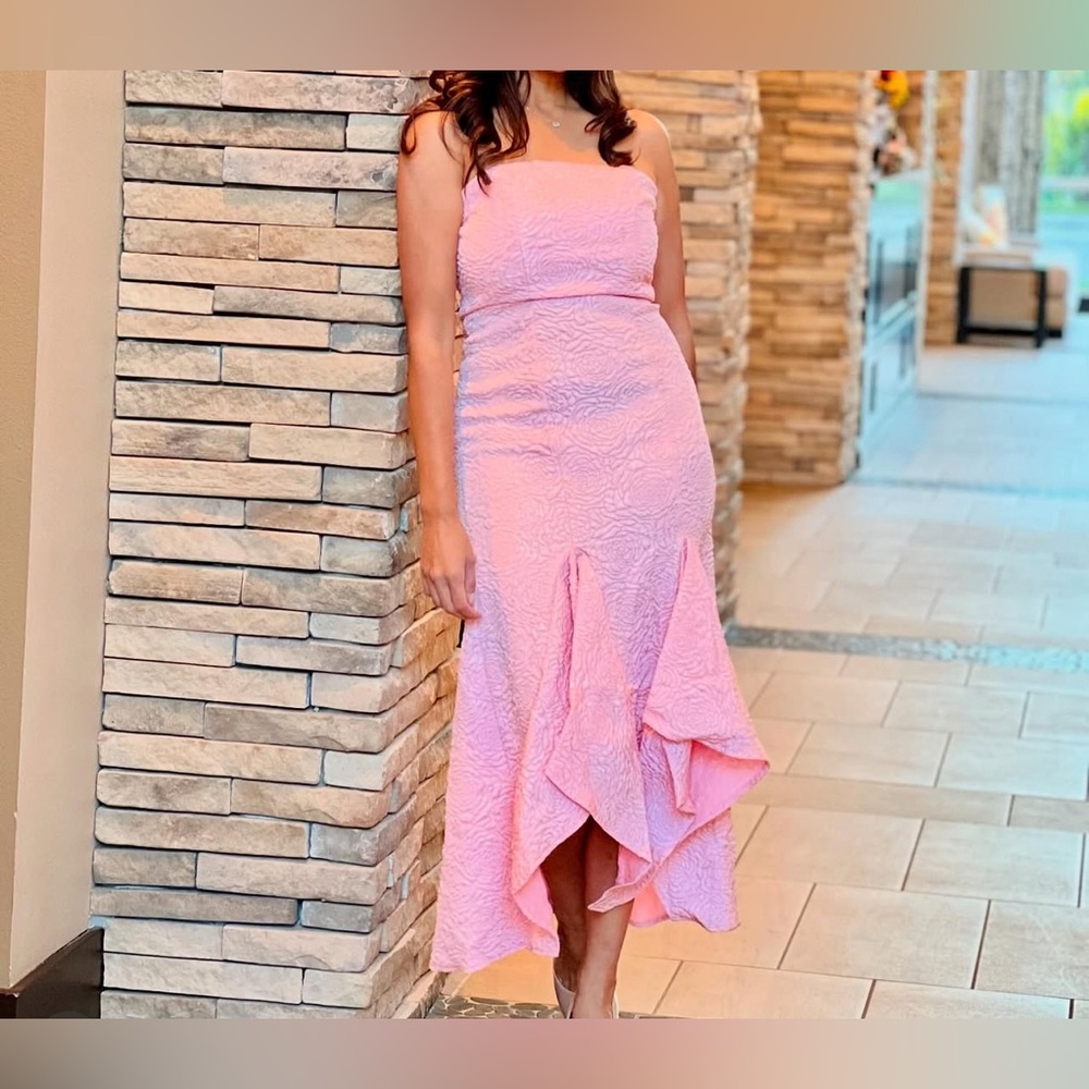 Elegant Pink Sleeveless Dress